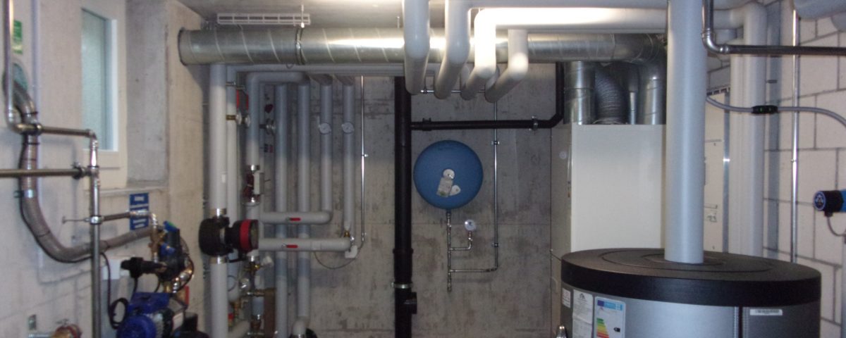 Technikraum-Heizung-Lueftung-und-Sanitär